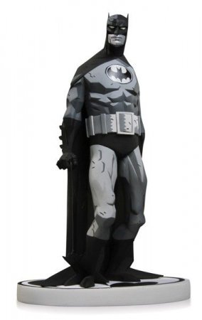  Batman Black and White. Statue By Mike Mignola (19 )