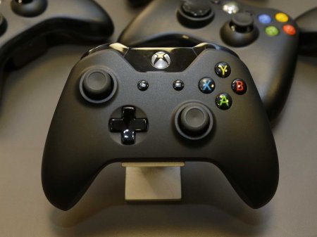   Microsoft Xbox One 500Gb Rus  + Fifa 16      