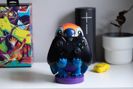  Фигурка подставка для геймпада/телефона Cable Guys: Радужный Стич (Rainbow Stitch) Лило и Стич Коллекция Дисней Прайд (Lilo & Stitch Disney Pride Collection) (896057) 20 см 