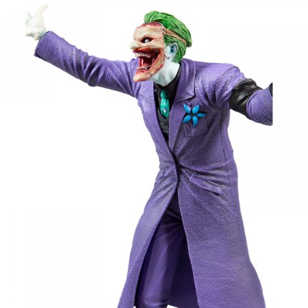   McFarlane Toys DC Direct:     (The Joker Purple Craze The Joker By Greg Capullo)    (The Joker Purple) (0787926302073) 18   