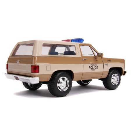  Модель машинки Jada Toys: Шеви К5 Блейзер 1980 года со Значком (1980 Chevy K5 Blazer with Badge) Очень странные дела (Stranger Things) (31111) 1:24