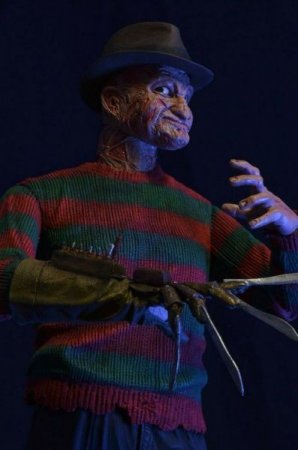      Nightmare on Elm Street 7 Series 4 Powerglove Freddy (Neca)
