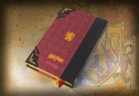   The Noble Collection:  (Gryffindor)   (Harry Potter)