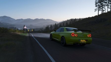 Игровая приставка Microsoft Xbox One X 1Tb Rus Черная + игра Forza Horizon 4 Код на загрузку + игра Forza Motorsport 7 Код на загрузку 