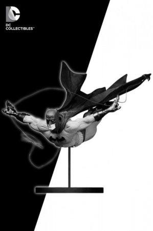  Batman Black and White. Statue By Jock (23 )