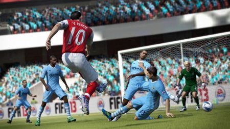 FIFA 13    (PS Vita)