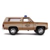  Модель машинки Jada Toys: Шеви К5 Блейзер 1980 года со Значком (1980 Chevy K5 Blazer with Badge) Очень странные дела (Stranger Things) (31111) 1:24