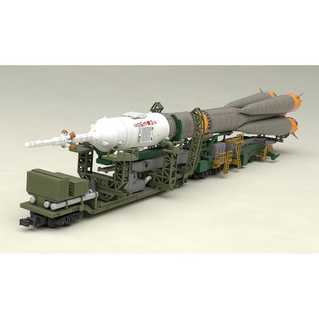  Сборная модель корабля Good Smile Company: Ракета-носитель "Союз" и транспортный поезд (Soyuz Rocket & Transport Train (2nd re-run)) (4580416933674) 32 см