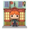 Фигурка Funko POP! Deluxe: Рон Уизли рядом с Магазином принадлежностей для квиддича (Ron Weasley Quidditch Supplies Store (Exc)) Гарри Поттер Косой Переулок (Harry Potter Diagon Alley) (58125) 20 см