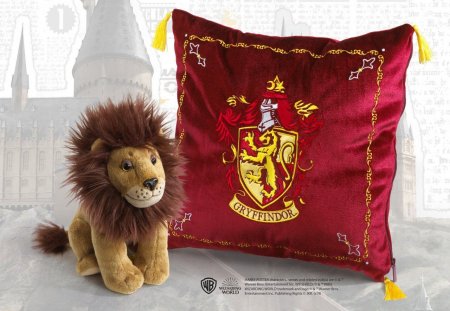    The Noble Collection:   "" (Gryffindor Mascot "Lion")   (Harry Potter) 22  +  34 