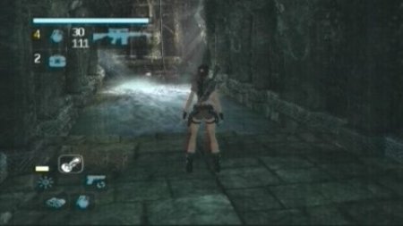  Lara Croft Tomb Raider: Legend (PSP) 