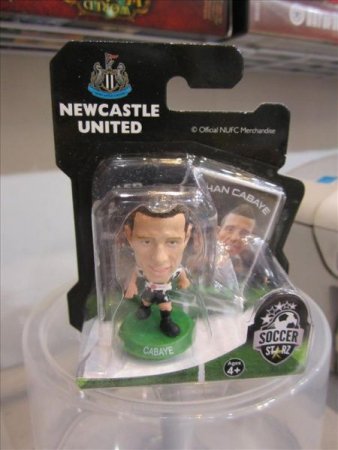   Soccerstarz Newcastle Yohan Cabaye Home Kit (75640)