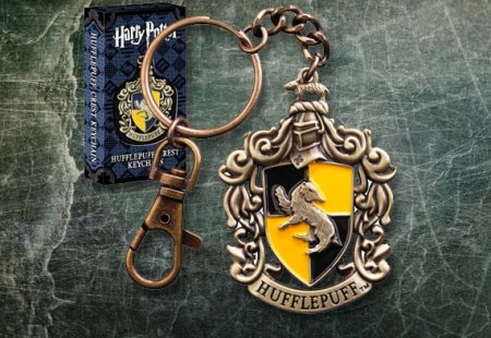   The Noble Collection:   (Crest Hufflepuff)   (Harry Potter) 6 