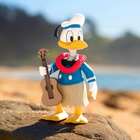   Super7 ReAction figures:   (Donald Duck)    (Disney Hawaiian Holiday) (DISNW02-DOD-01) 9,5 