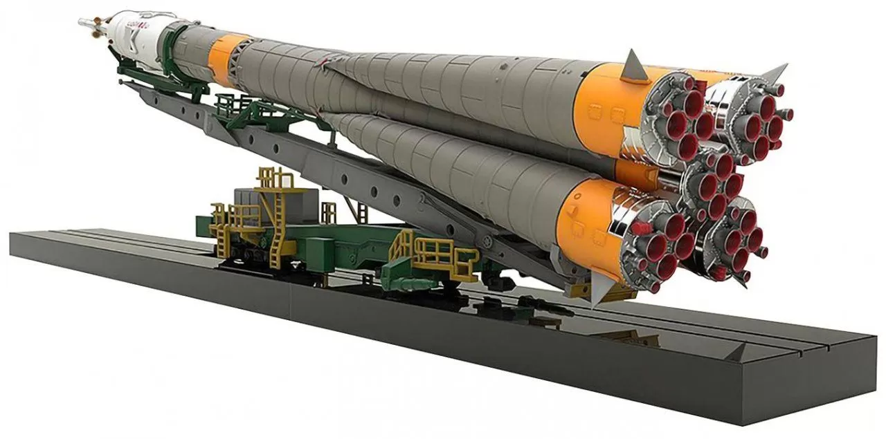 1/150 Plastic model soyuz Rocket & transport Train