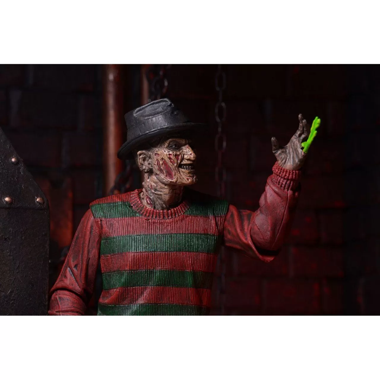 Фигурка NECA: Кошмар на улице Вязов (Nightmare on Elm Street) Фредди Крюгер  (Ultimate Freddy Krueger) (39759) 17 см купить в Москве по цене 4 770 р в  каталоге интернет магазина «NextGame» -