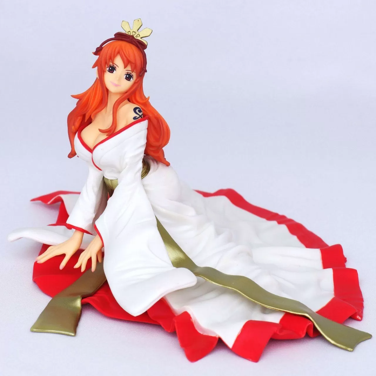 Фигурка BANDAI: Нами (Nami) Ван Пис (One Piece) 8 см